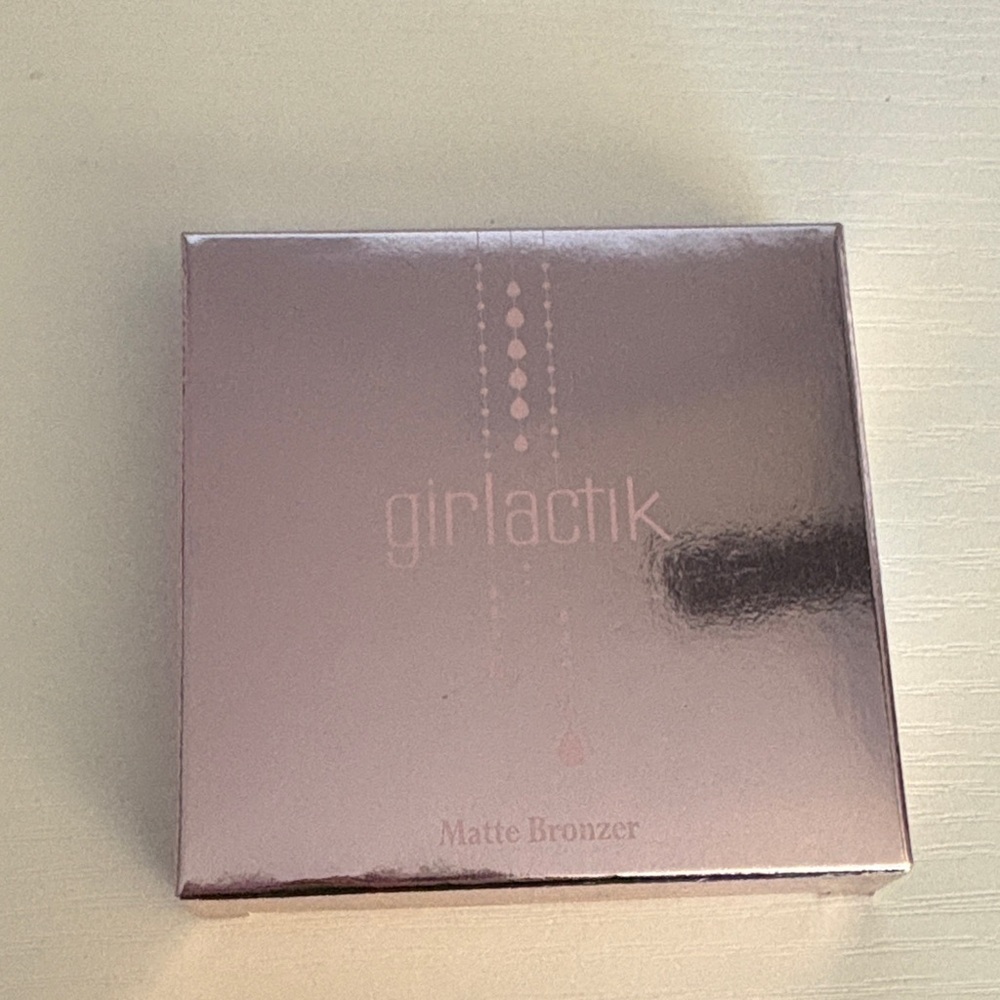 Girlactik Matte Bronzer - Tan